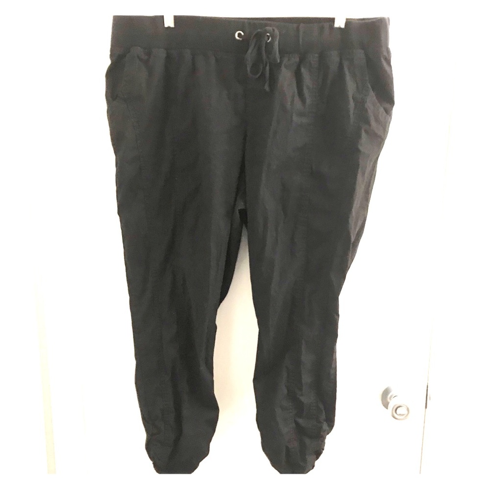 Torrid size 16 ruched ankle capris